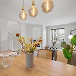 Modern Apartment In Bergen City Center - 5 Bedrooms - 1 Minute To Bryggen