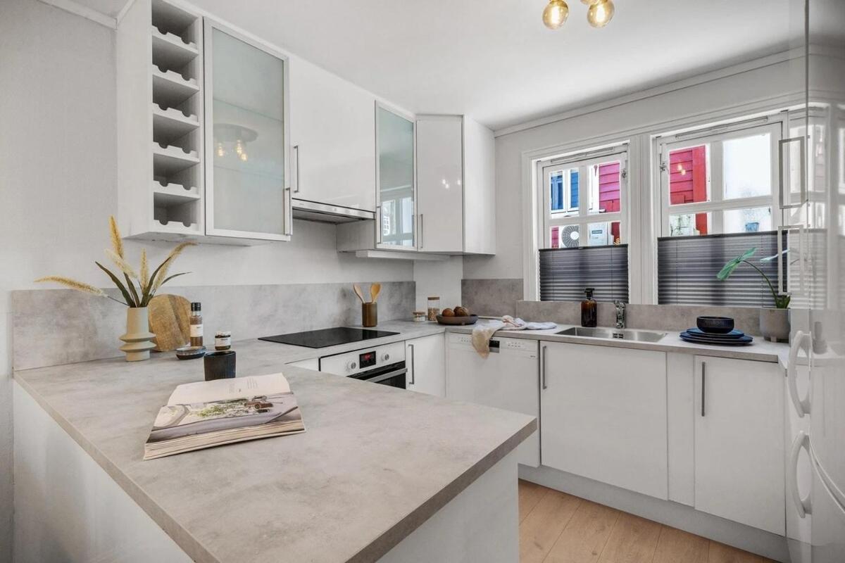 Modern Apartment In Bergen City Center - 5 Bedrooms - 1 Minute To Bryggen Bergen